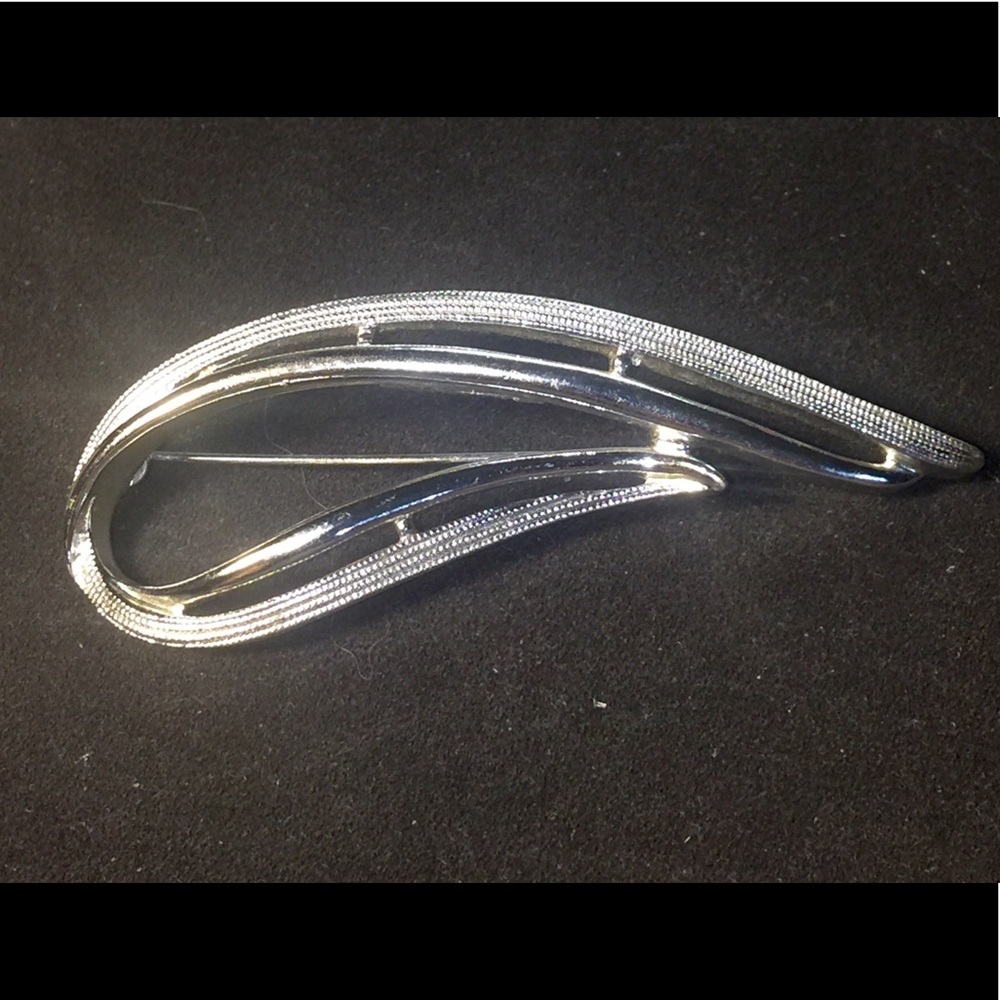 Vintage Sarah Coventry Silver Brooch